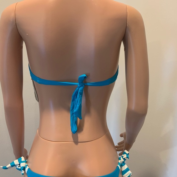 Bikini - Picture 2 of 2